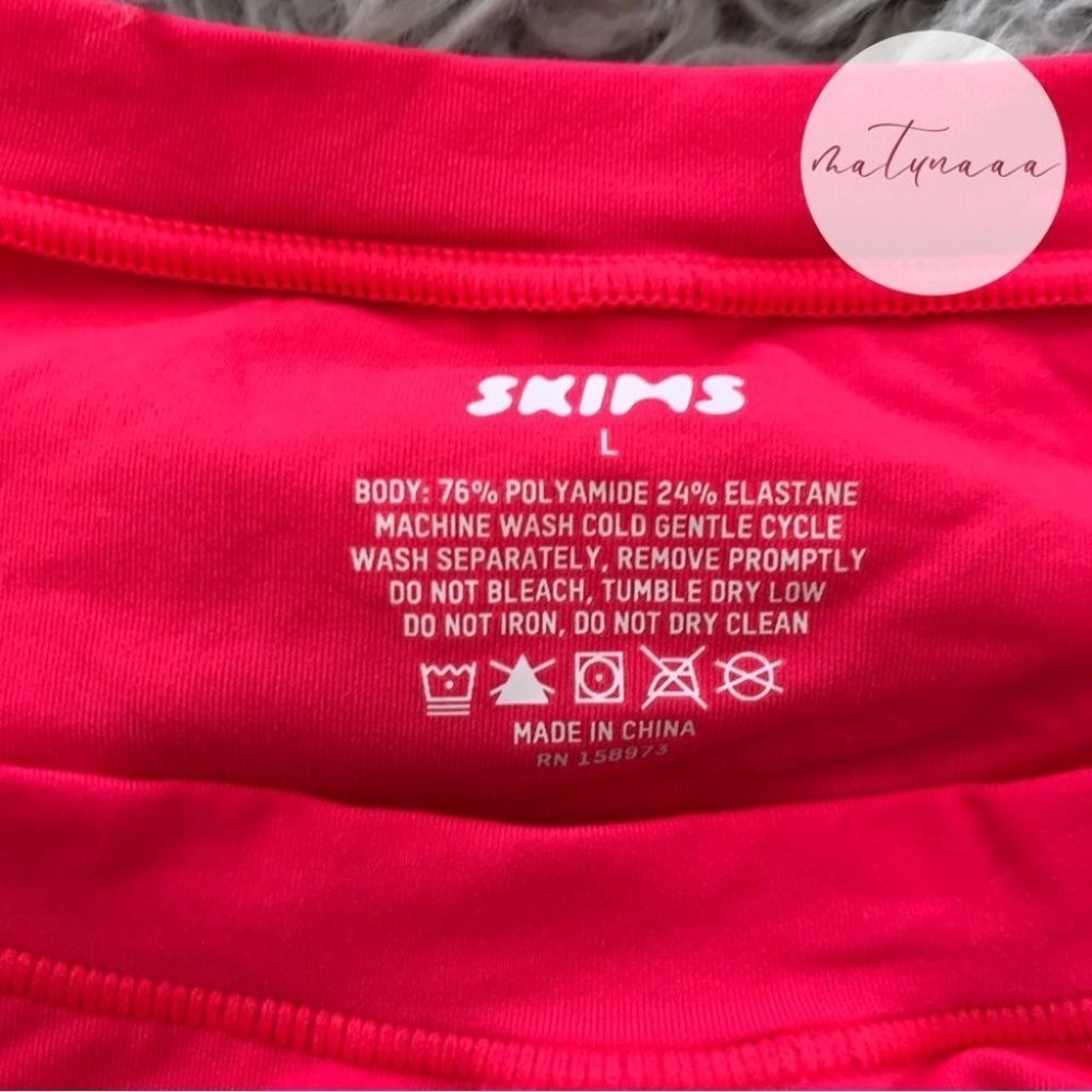 Skims Fits Everybody T-shirt Bodysuit in Ultra Pink L - Picture 2 of 3